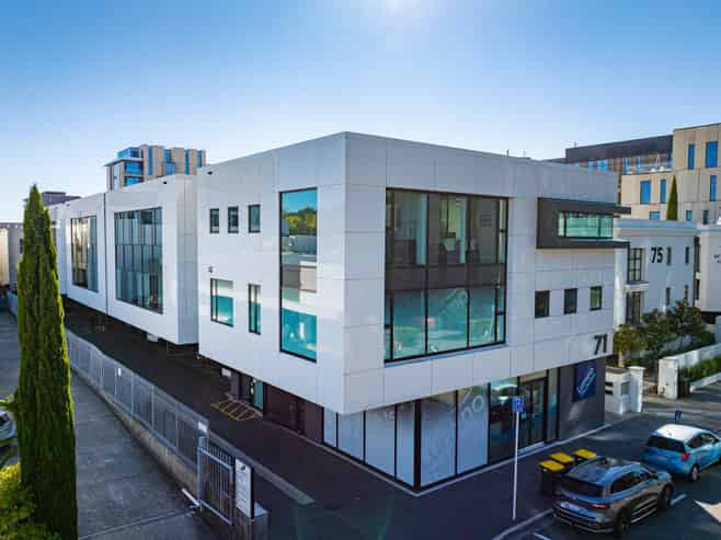 Two prime CBD office units – Invest or occupy