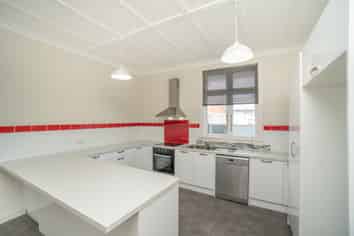 18 Matipo Street, Takaro