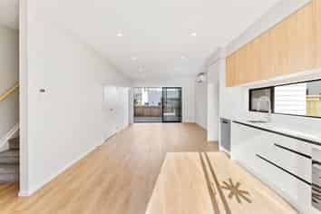 2/67 Aranui Road, Mount Wellington