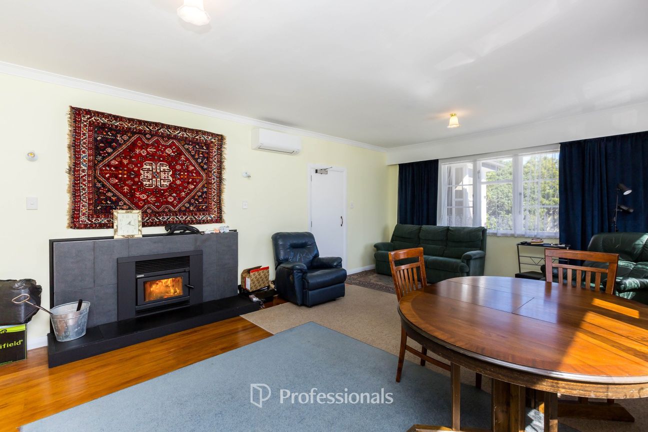 First Time on the Market! - Vista 2