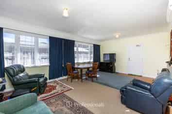 21 Akatarawa Road, Brown Owl