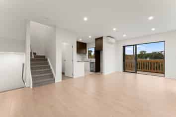  Johns Creek Crescent, Silverdale