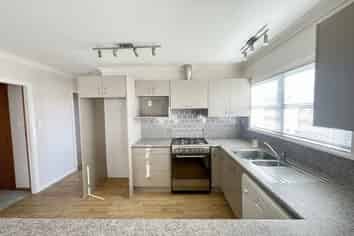 36  Karaka Crescent, Levin