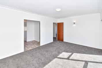 2/63 Mangere Road, Otahuhu