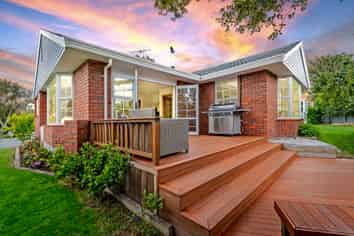 8 Muir Avenue, HALSWELL