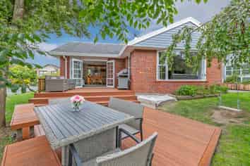 8 Muir Avenue, HALSWELL