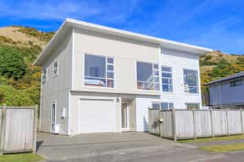 15 Comber Place, Johnsonville