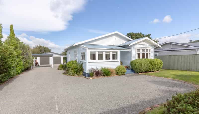 82 Harrison Street East, Featherston