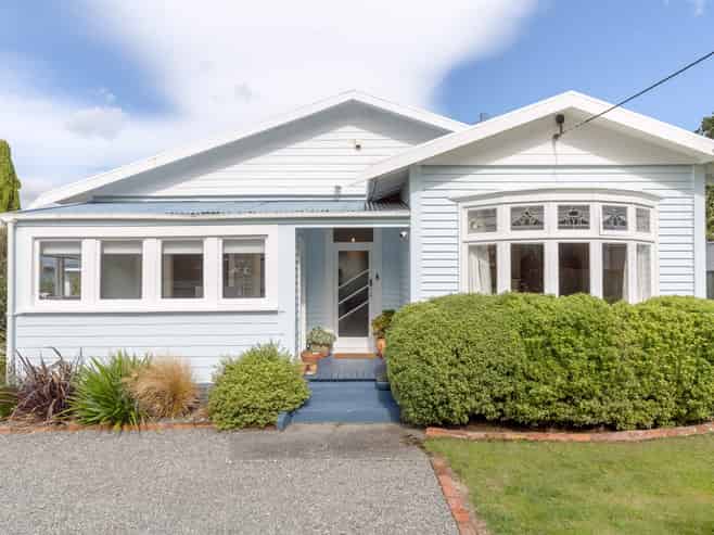82 Harrison Street East, Featherston