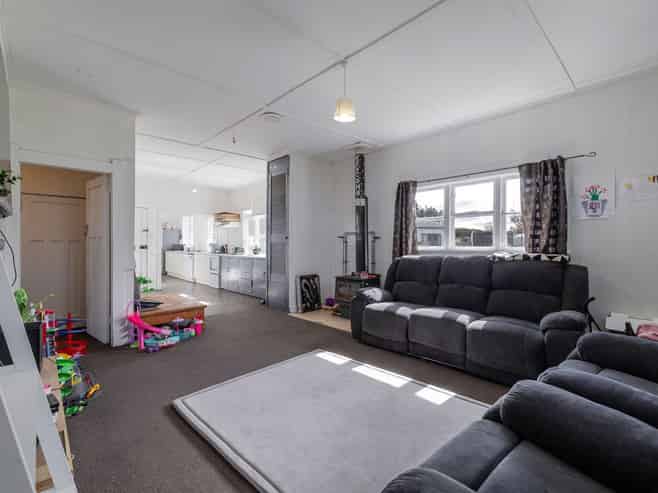 875 State Highway 1, Marton