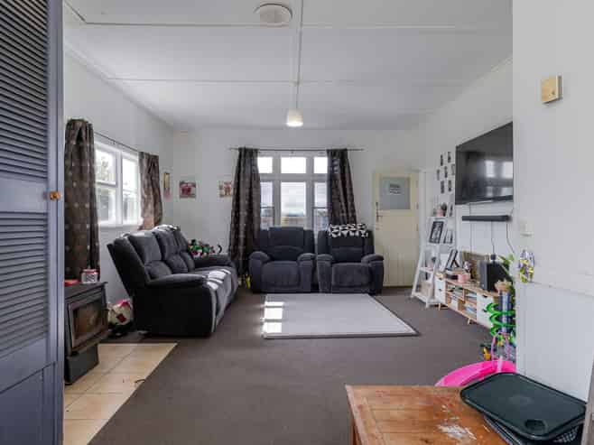 875 State Highway 1, Marton