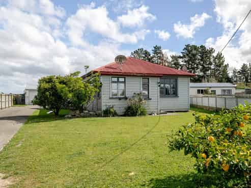 875 State Highway 1, Bulls