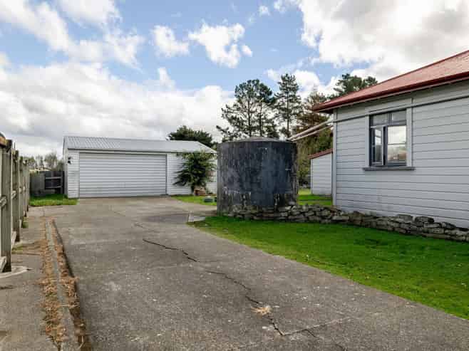 875 State Highway 1, Marton