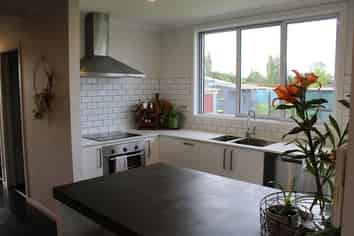 17 Roberts Road, Winton