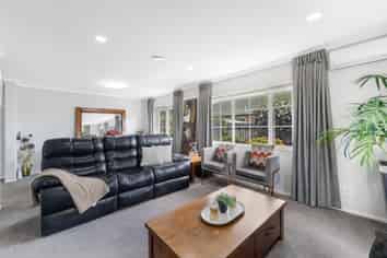 19 Trovare Place, Golflands