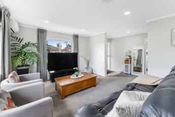 19 Trovare Place, Golflands