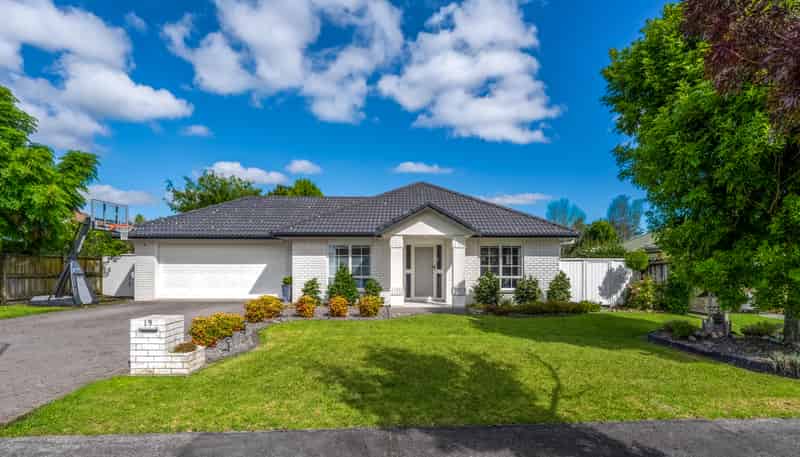 19 Trovare Place, Golflands