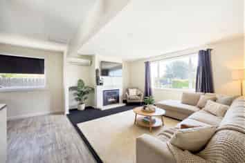 6 Travis Road, Burwood