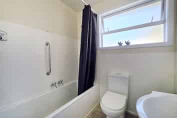 6 Travis Road, Burwood