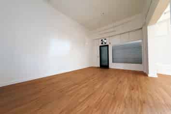 Corner Convenience Retail | 248 m2