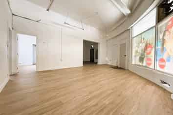 Corner Convenience Retail | 248 m2