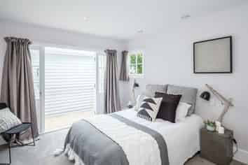 14 Hall Street, Newtown