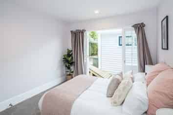 14 Hall Street, Newtown