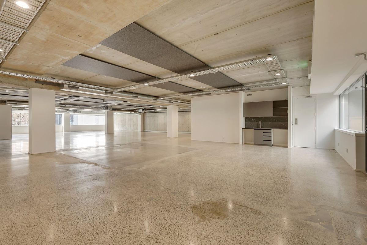 Golden Mile Office/ Retail Opportunity – další