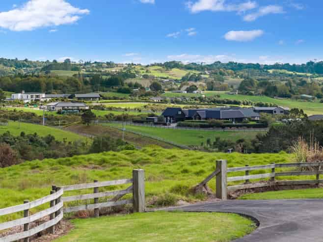 48 Riordan Lane, Whitford