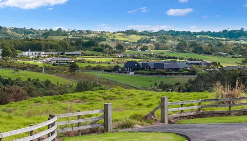 48 Riordan Lane, Whitford