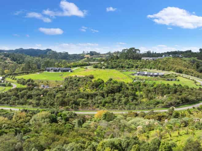 48 Riordan Lane, Whitford