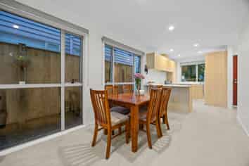 27 Forbes McCammon Drive, Swanson