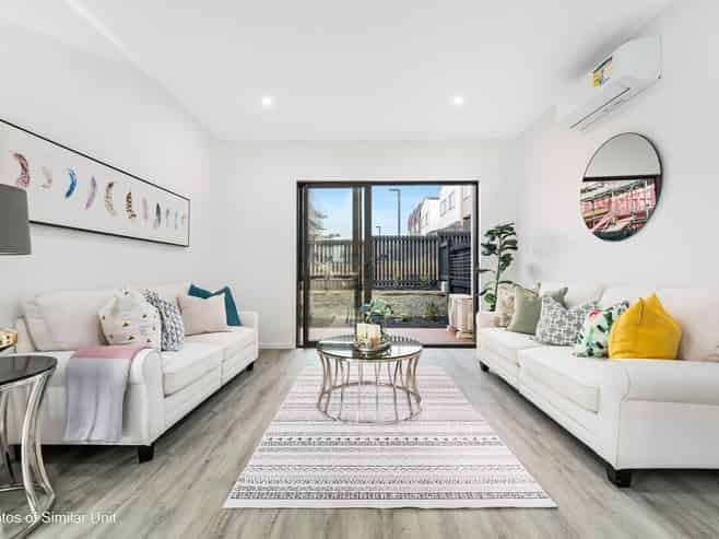 16 Papatahi Lane, Flat Bush