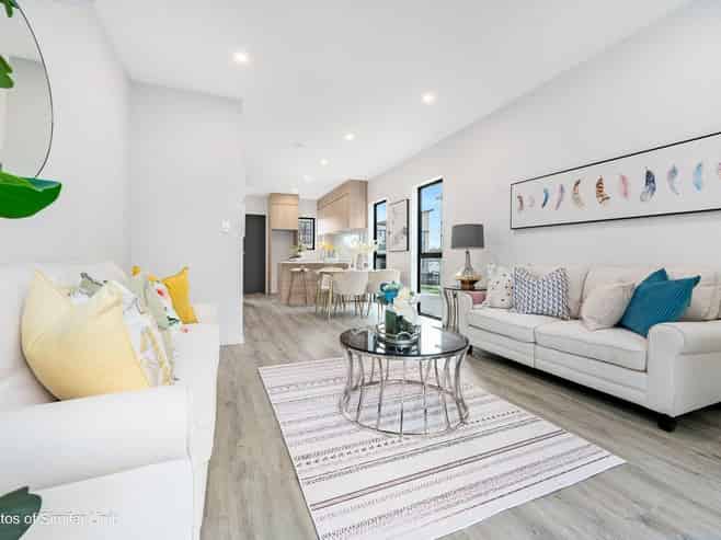 16 Papatahi Lane, Flat Bush