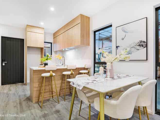 16 Papatahi Lane, Flat Bush