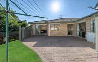 16 Castlehill Court, Wattle Downs