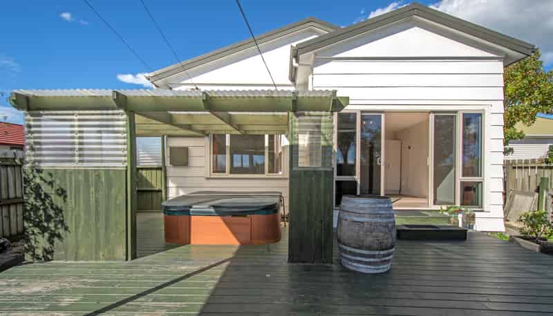 66 St Johns Street, Woolston