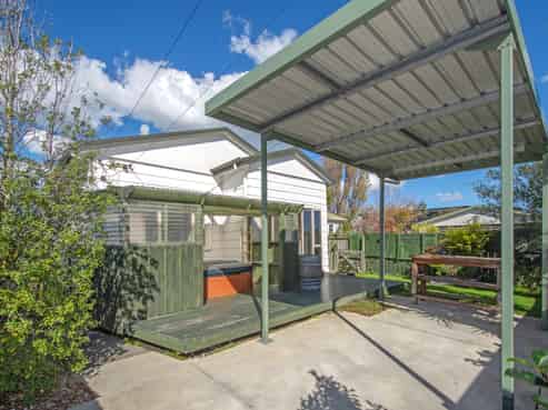 66 Saint Johns Street, Woolston