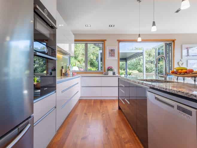 32 Lorna Irene Drive, Raumati South