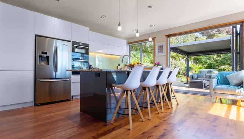 32 Lorna Irene Drive, Raumati South
