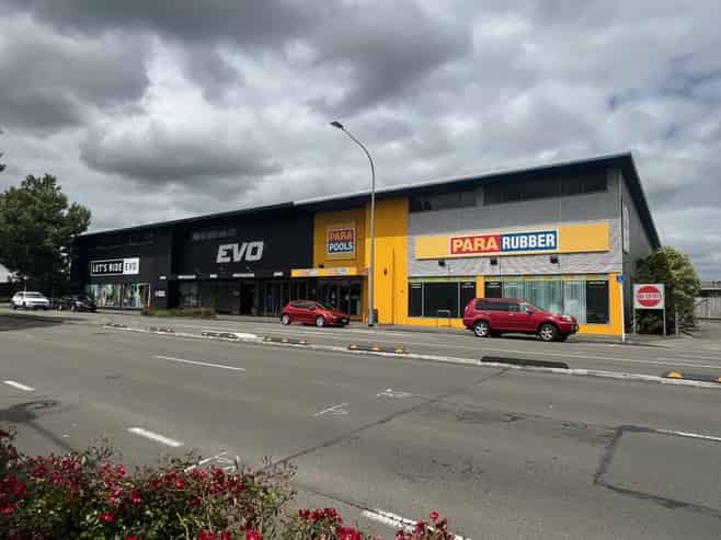 High Profile Bulk Retail Space For Lease - 557sqm