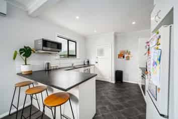 80 Pine Avenue, Ebdentown