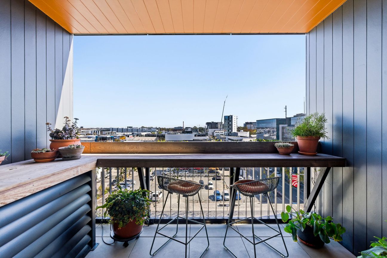 City Living with Style - Comes Fully Furnished - Ansicht 3