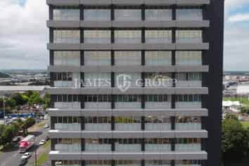 488M² QUALITY OFFICE SPACE IN PENROSE