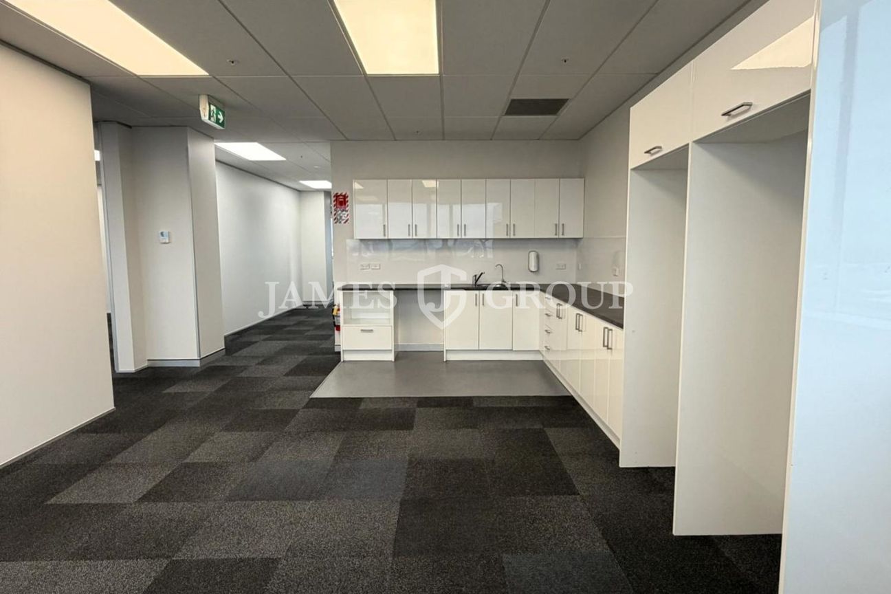 488M² QUALITY OFFICE SPACE IN PENROSE - Visning 3