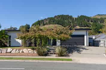 23 Pine Crest Drive, RICHMOND