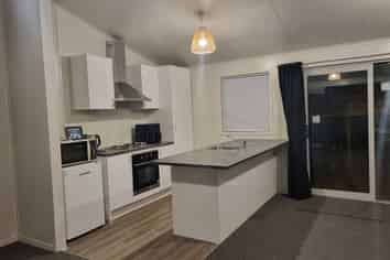 586B Pioneer Highway, Highbury