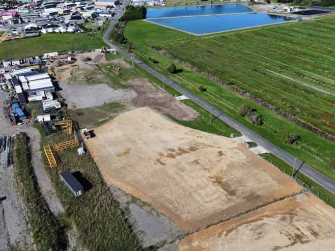 Ground/Yard Lease Available Now!