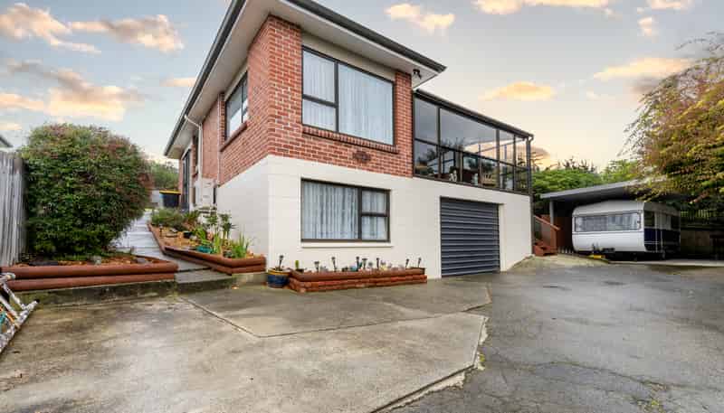 22a Maltby Avenue, West End