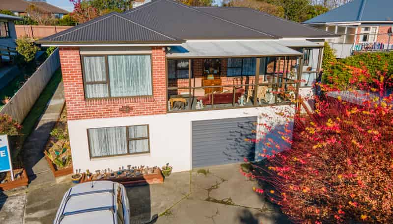 22a Maltby Avenue, West End
